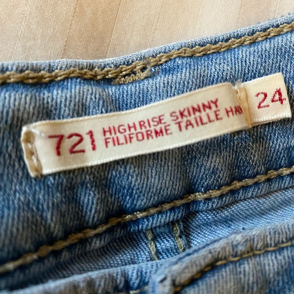 Levi’s 721 high rise skinny jeans. Barely worn. - Picture 3 of 4